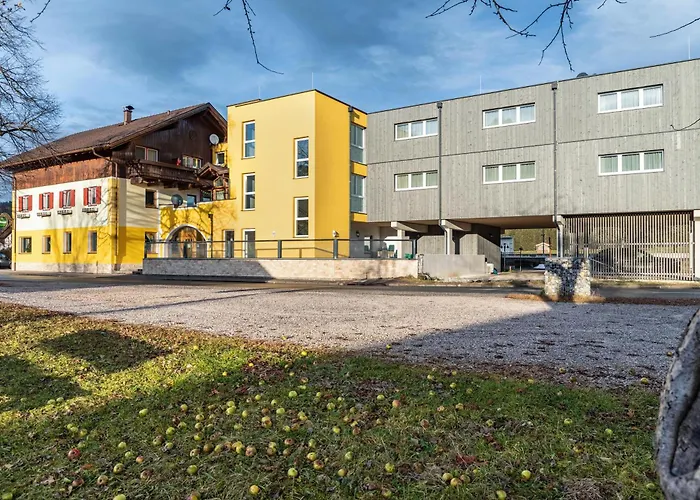 Zum Schwanen - 3 *